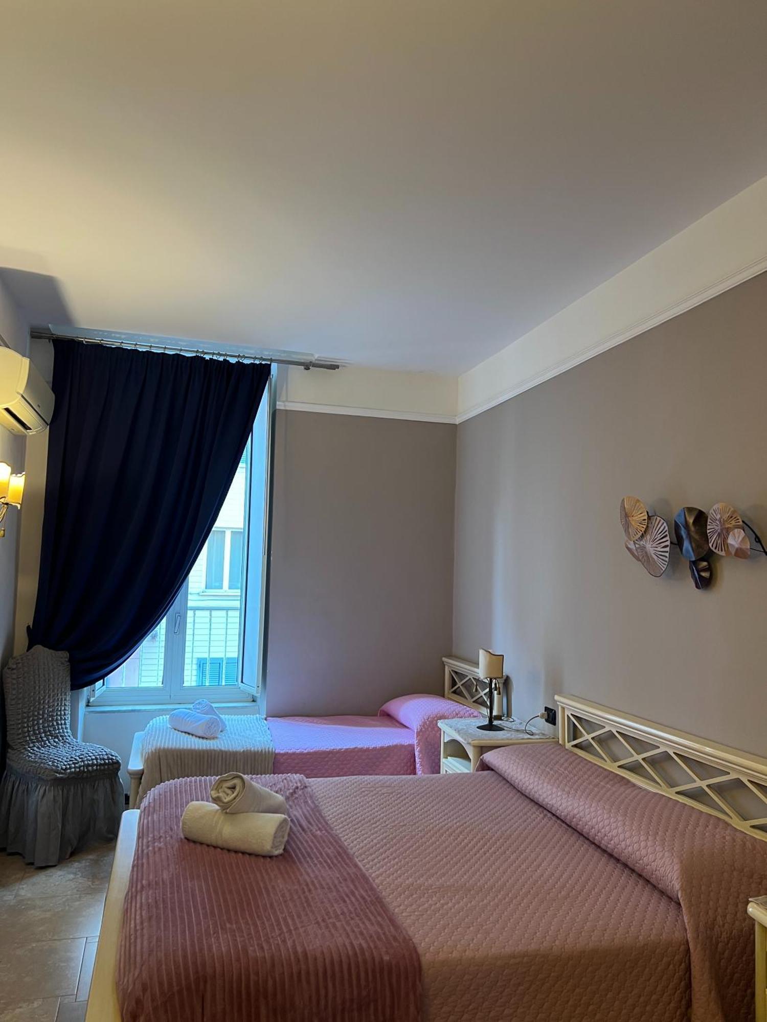 Triple Room,1659469730:JPEG